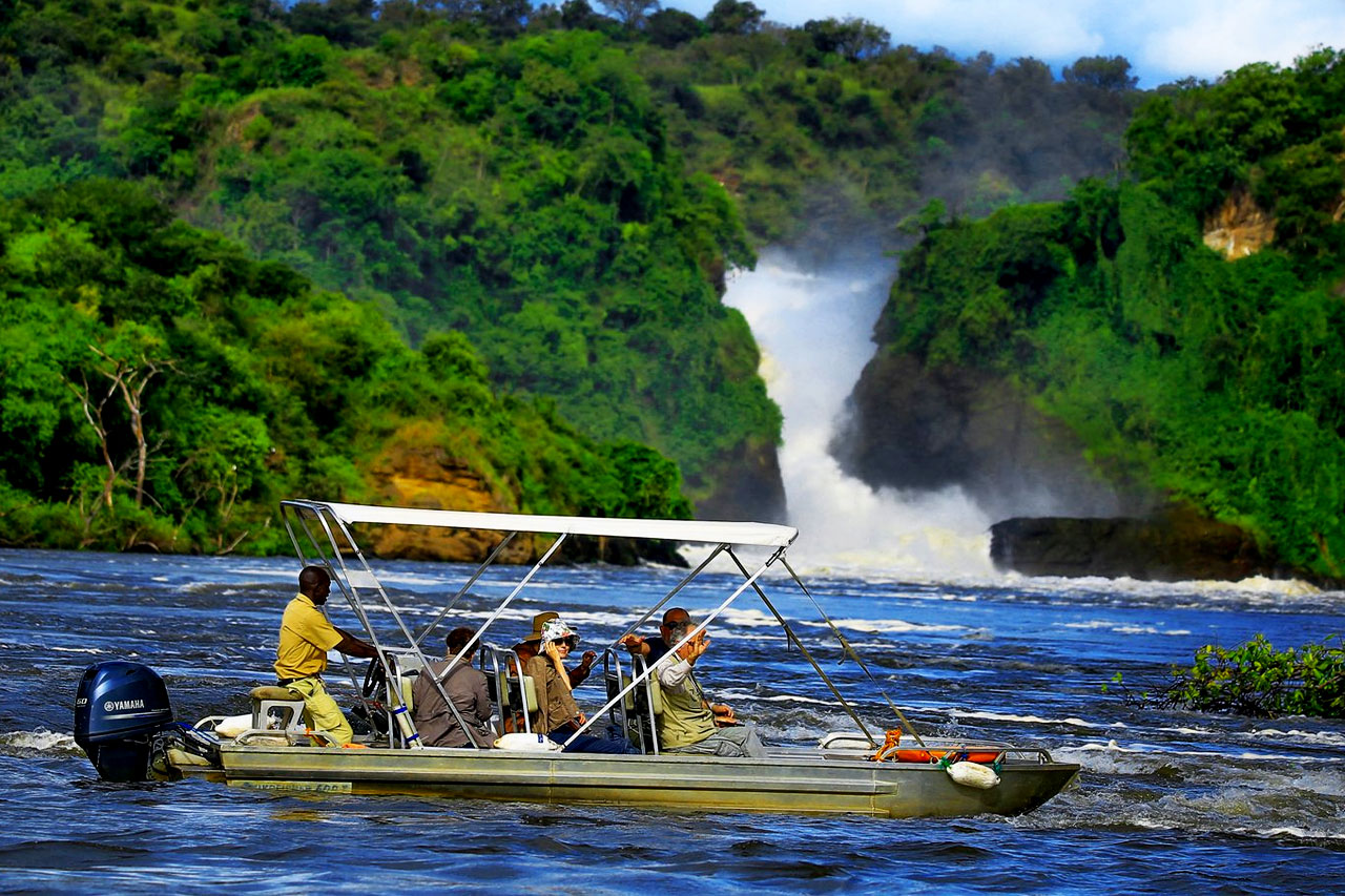 Boat below the Murchison Falls